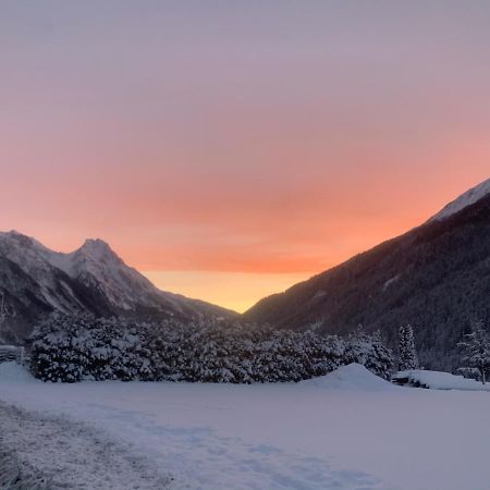 Arlalps Apart Pettneu am Arlberg Luaran gambar